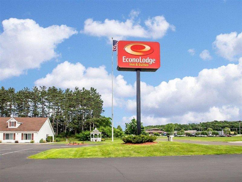 או קלייר Econo Lodge Inn & Suites מראה חיצוני תמונה