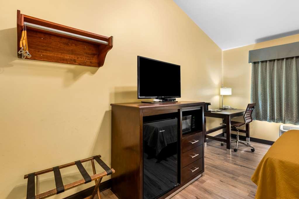 או קלייר Econo Lodge Inn & Suites חדר תמונה