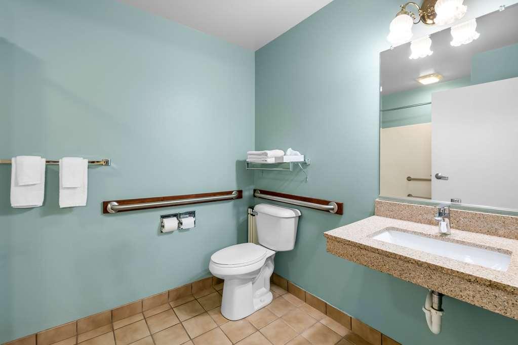 או קלייר Econo Lodge Inn & Suites חדר תמונה
