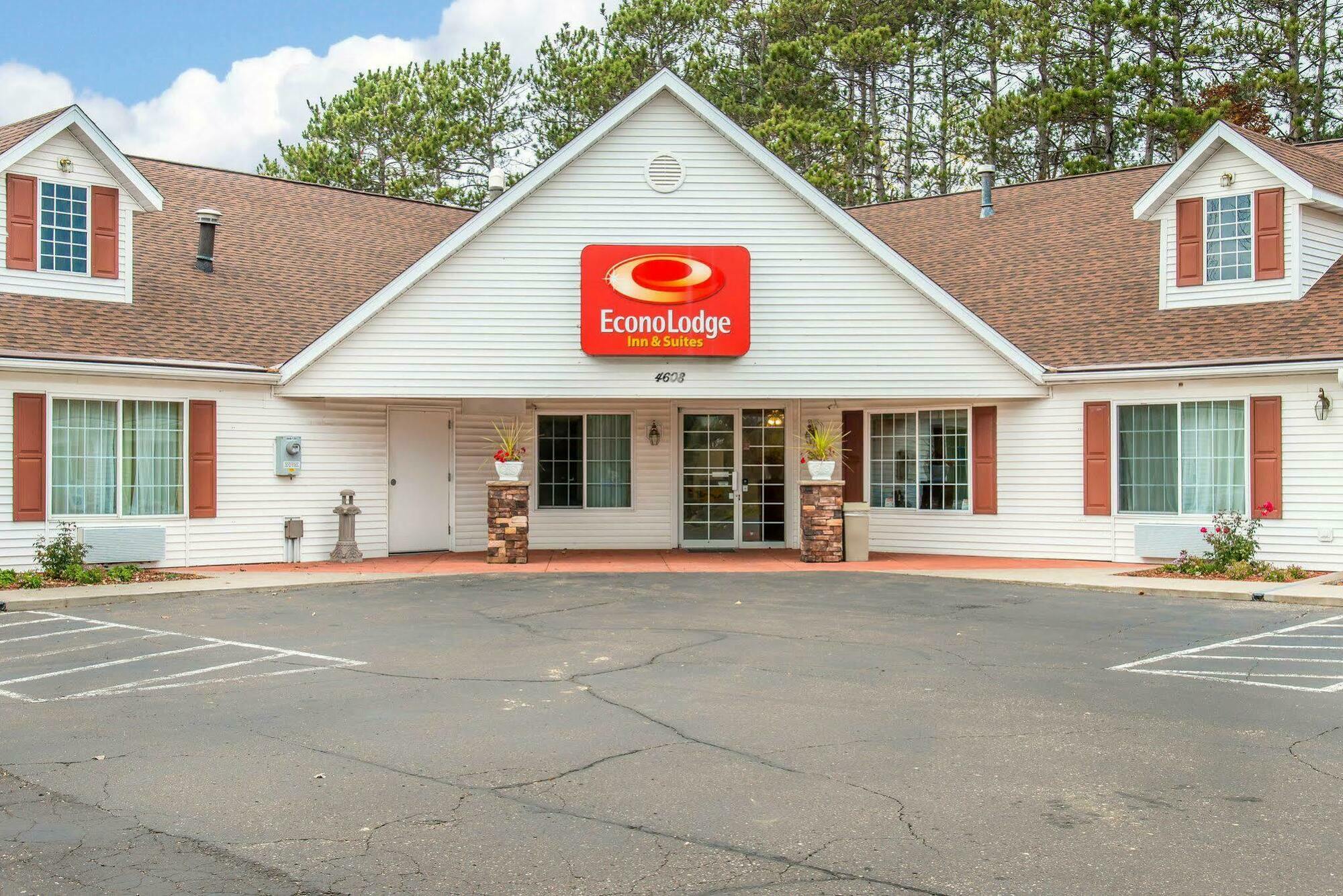 או קלייר Econo Lodge Inn & Suites מראה חיצוני תמונה